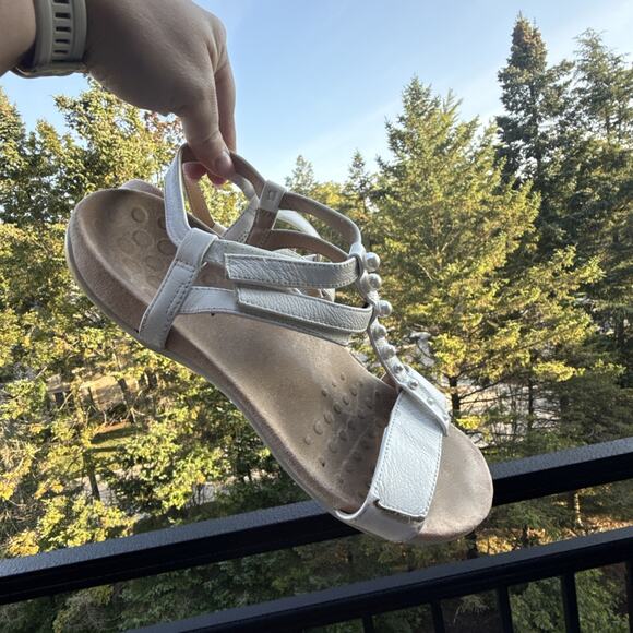 Vionic Sandals Shoes Womens Size 11 Mikah White Leather Strap Pearl Stud Comfort - Picture 10 of 16